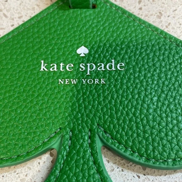 Kate Spade NWOT Green Pebbled Leather Spade Luggage Tag - Picture 2 of 4